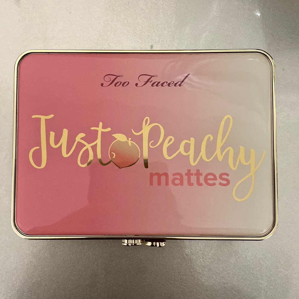 Too faced just peachy all matte palette